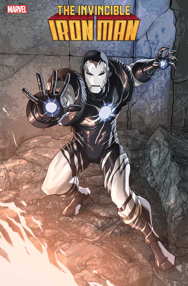 Invincible Iron Man #18 Pete Woods Black Costume Variant [Fhx] | Odin's Place