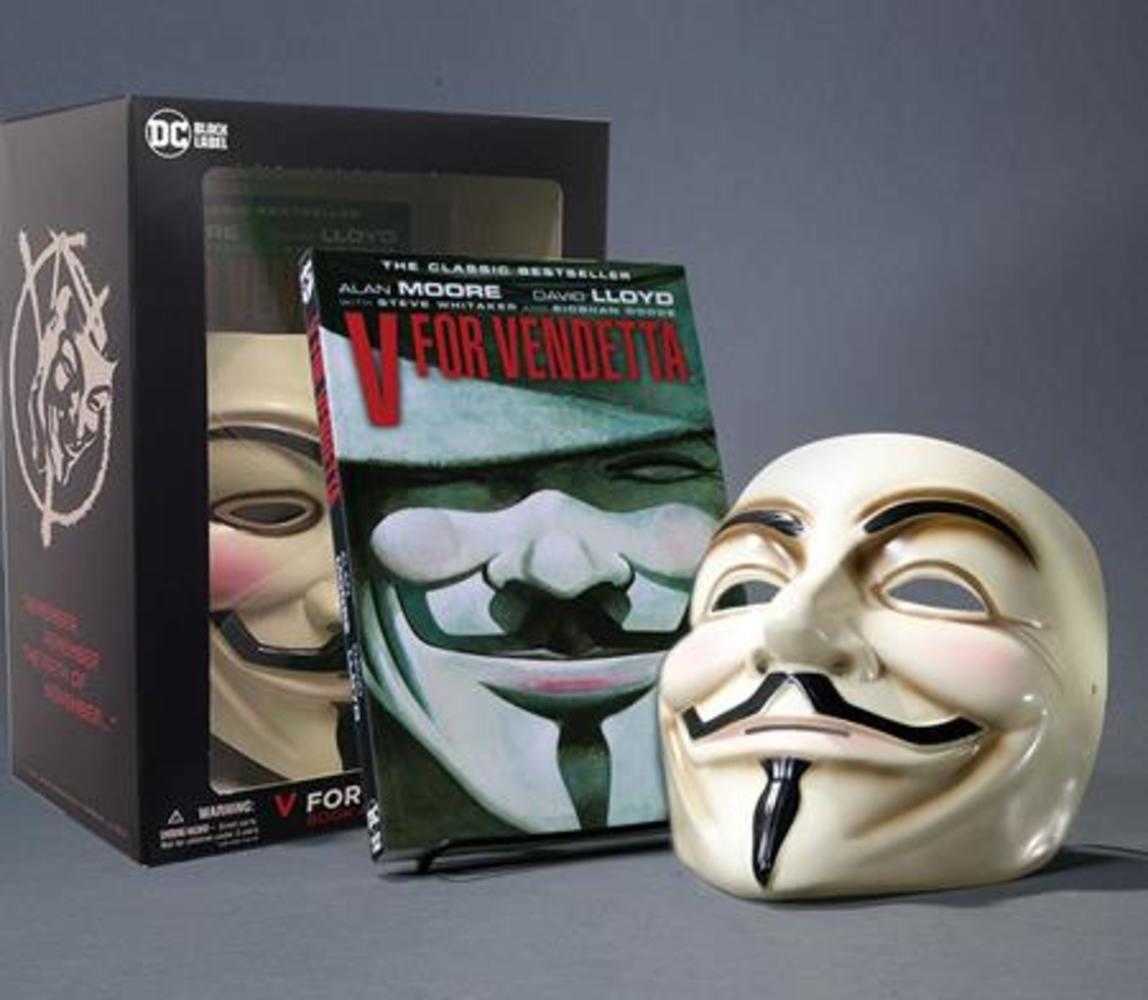 V For Vendetta Book And Mask Set New Edition (Mature) | Odin's Place