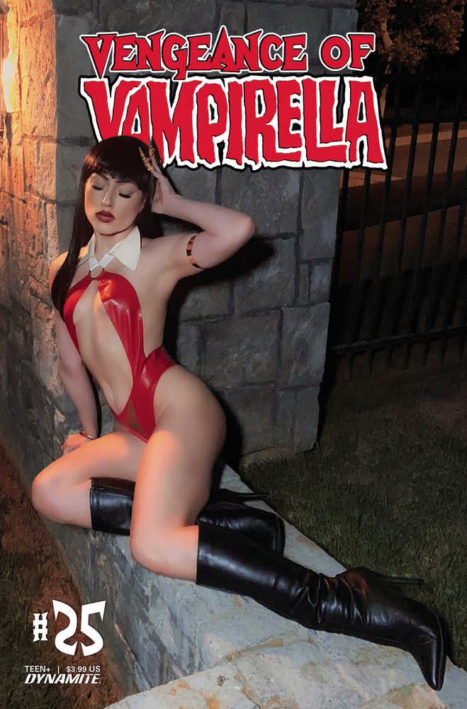Vengeance Of Vampirella #25 Cover D Cosplay | Odin's Place